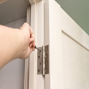Hinge Installation With Door